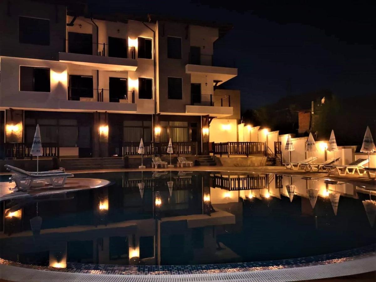 St George Apartcomplex Școrpilovți Exterior foto