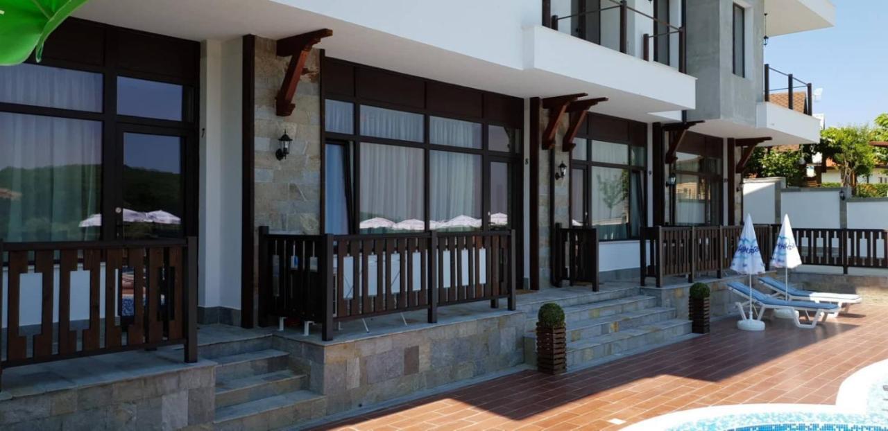 St George Apartcomplex Școrpilovți Exterior foto